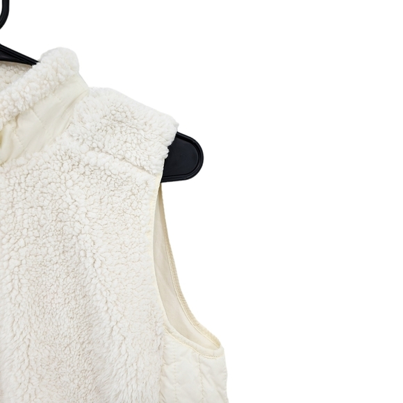 Talbots Women's Full Zip Faux Fur Sherpa Vest - SP - Picture 2 of 7